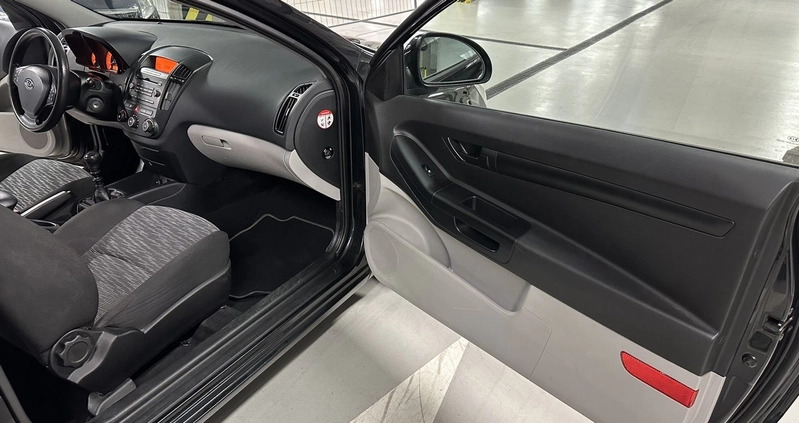 Kia Pro_cee'd cena 17700 przebieg: 175000, rok produkcji 2009 z Pruszków małe 436